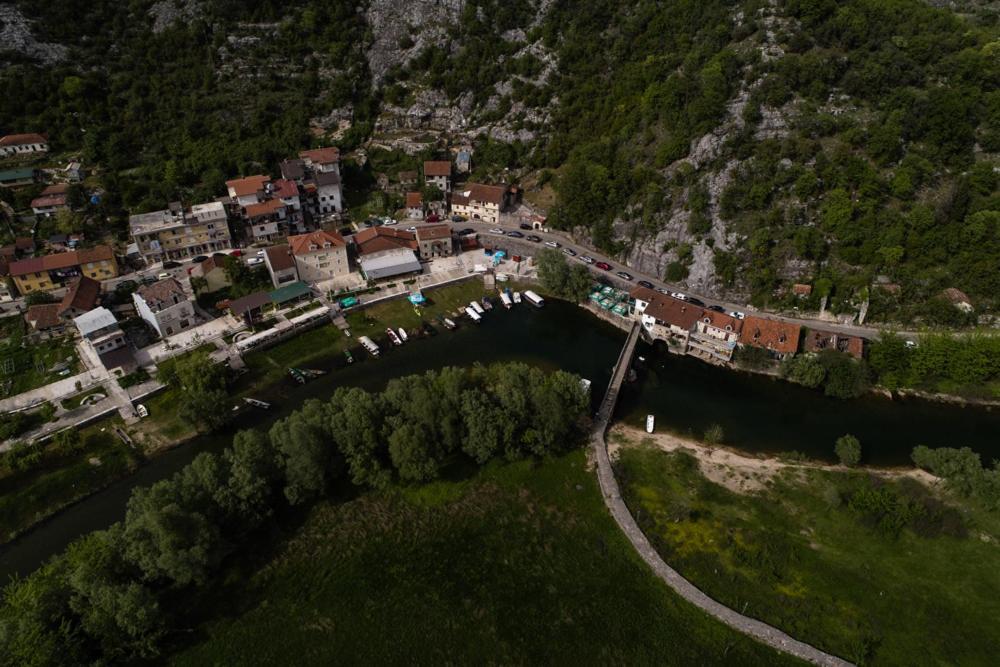 Hotel S Family Jovicevic Rijeka Crnojevića Exterior foto